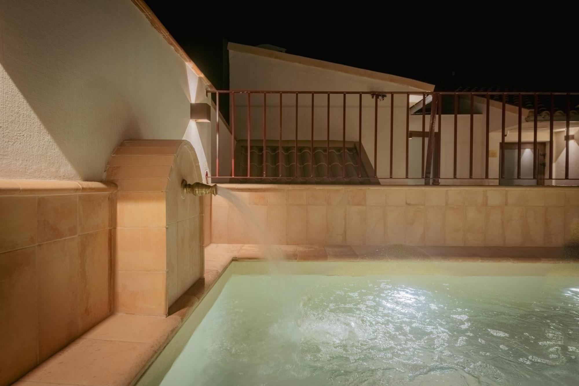 Lirium Casa Patio Hotel Seville Luaran gambar