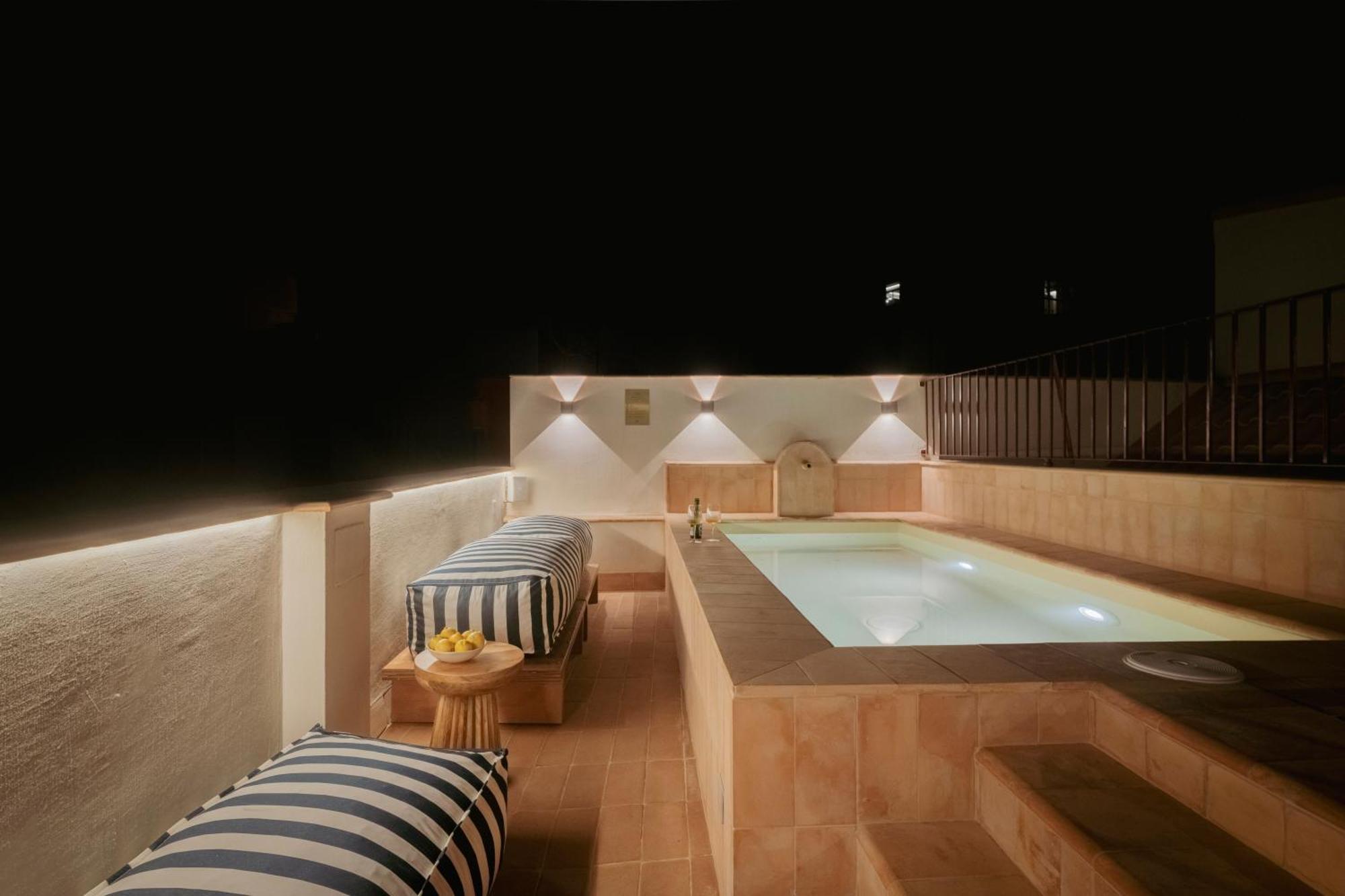 Lirium Casa Patio Hotel Seville Luaran gambar